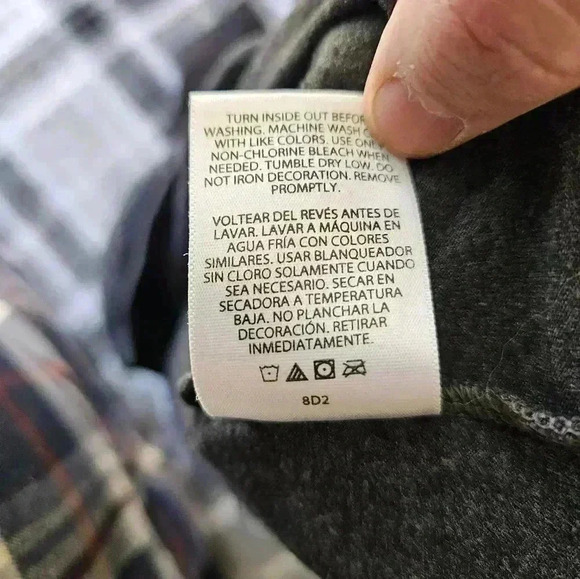 Celebrate Halloween 8,  black and gray werewolf shirt 60% cotton 40% polyester - Picture 5 of 6